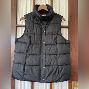 Old Navy Black Puffer Vest